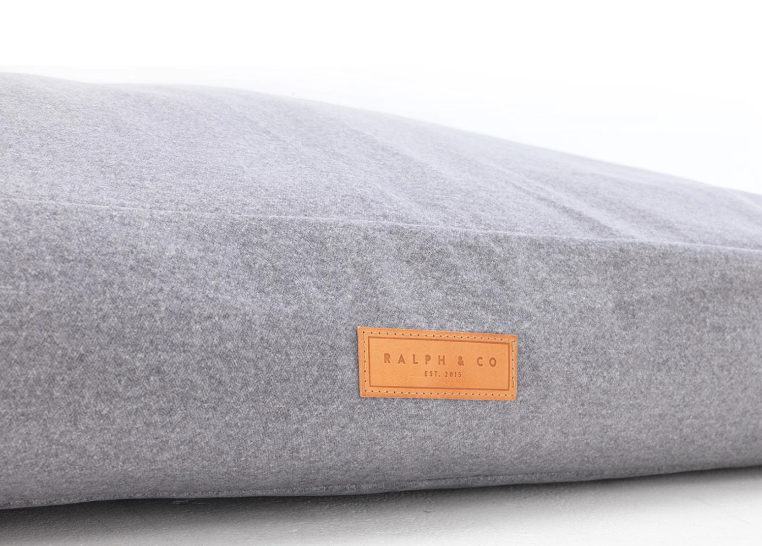 Ralph & Co Chenille Dog Bed - Dalton Pillow 4 Ralph & Co Chenille Dog Bed - Dalton Pillow - Image 2