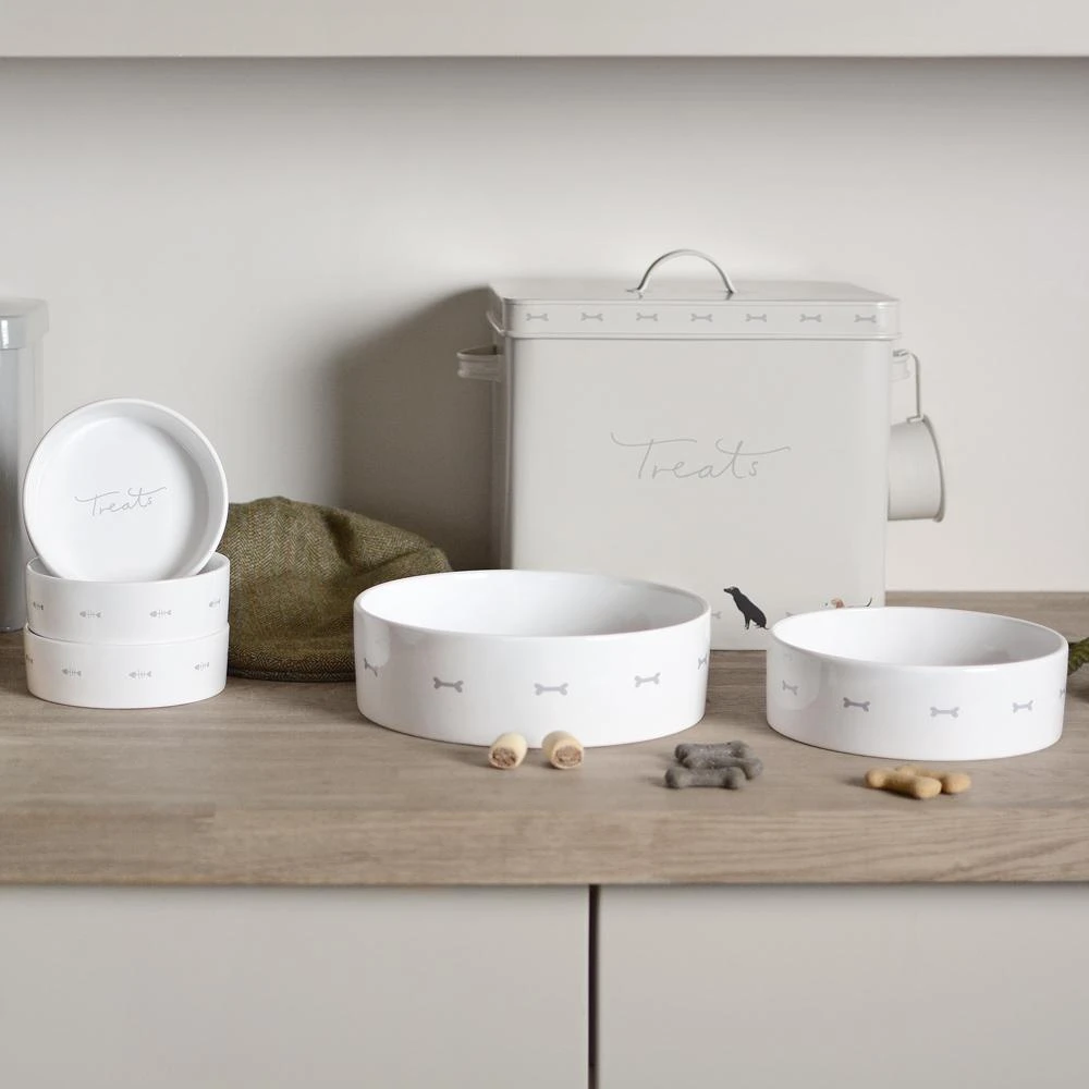 Sophie Allport Dog Treat Tin - Woof! 5 Sophie Allport Dog Treat Tin - Woof! - Image 3